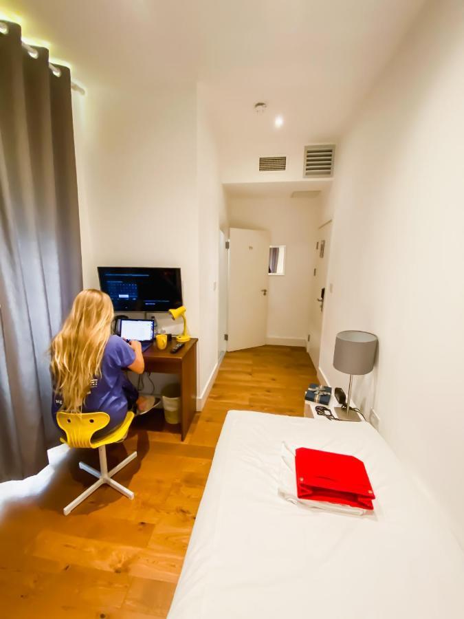 Titiwangsa One Accomodation At Paddington Londres Exterior foto